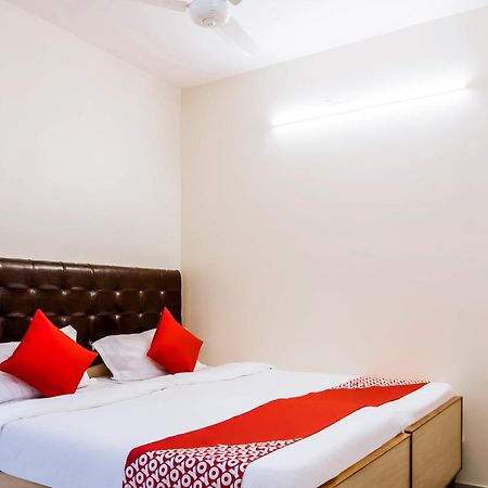 Super Oyo G P Residency Hotel Kakinada Exterior photo