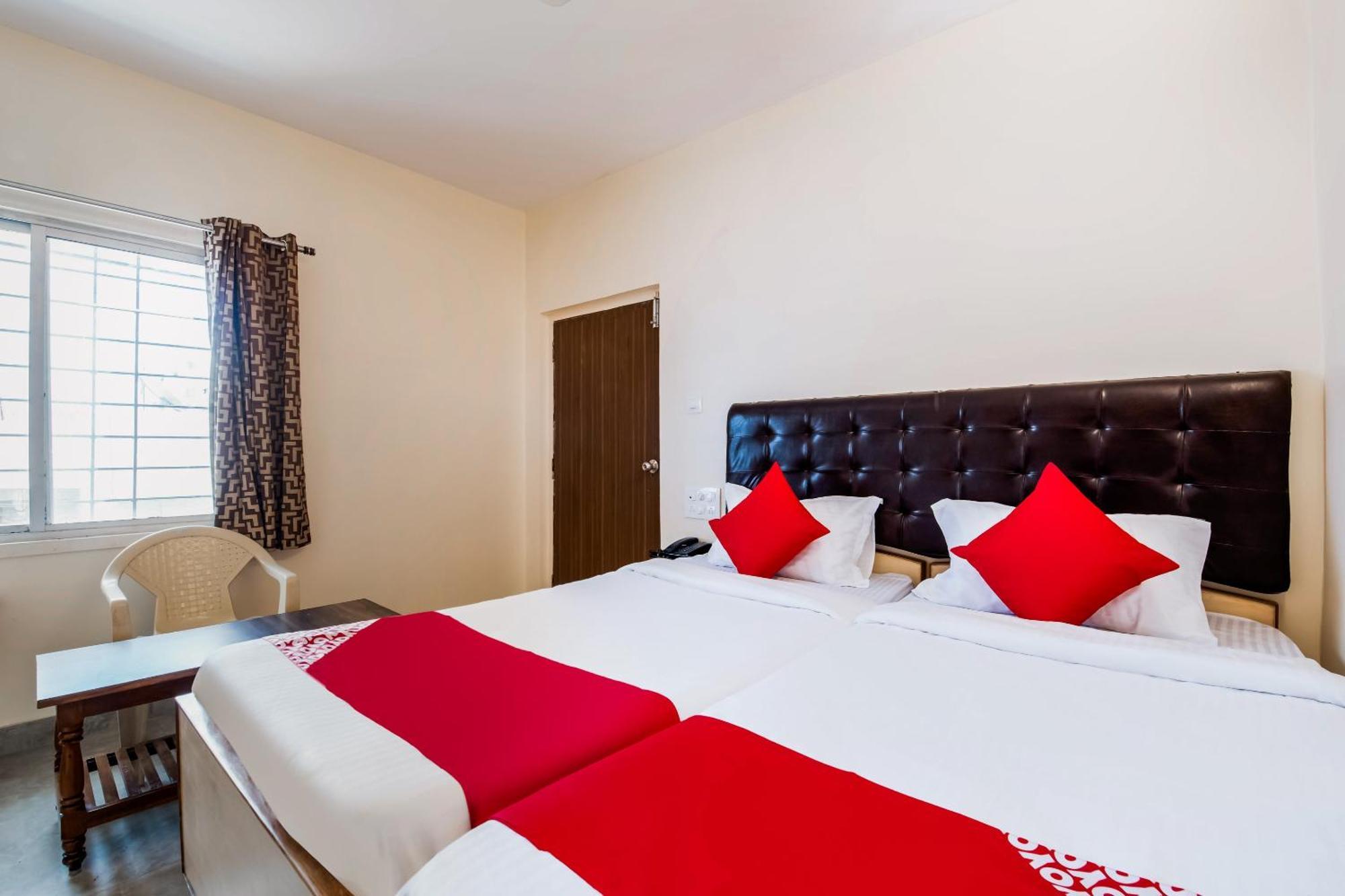 Super Oyo G P Residency Hotel Kakinada Exterior photo