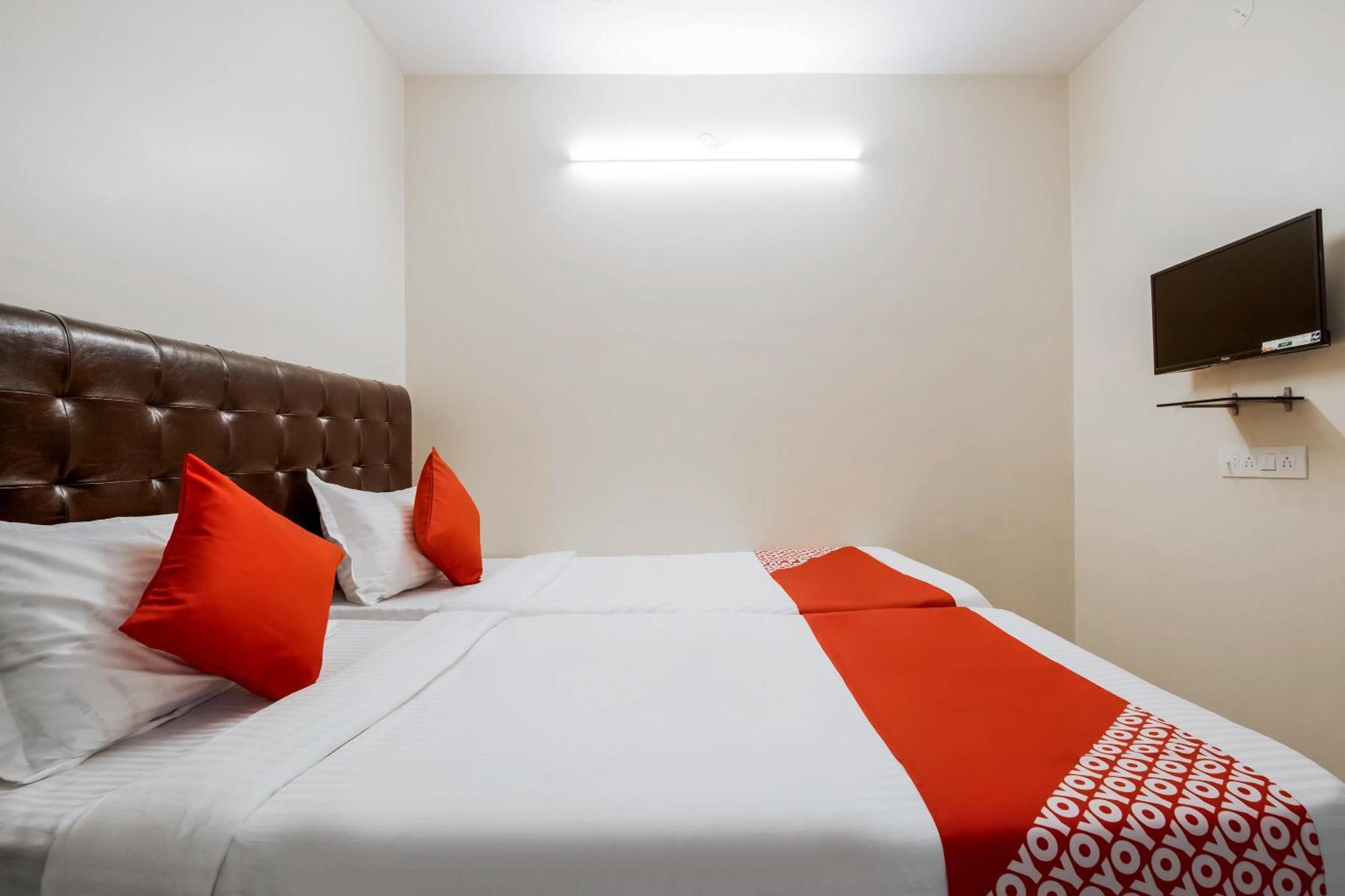 Super Oyo G P Residency Hotel Kakinada Exterior photo
